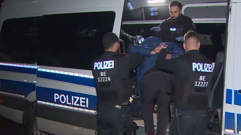 Německá policie zasahovala na severu země proti islamistům